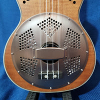 Gold Tone Super Concert Long (Tenor) Neck ResoMaple Laminate Curly Maple Resonator Ukulele with Gigbag P756