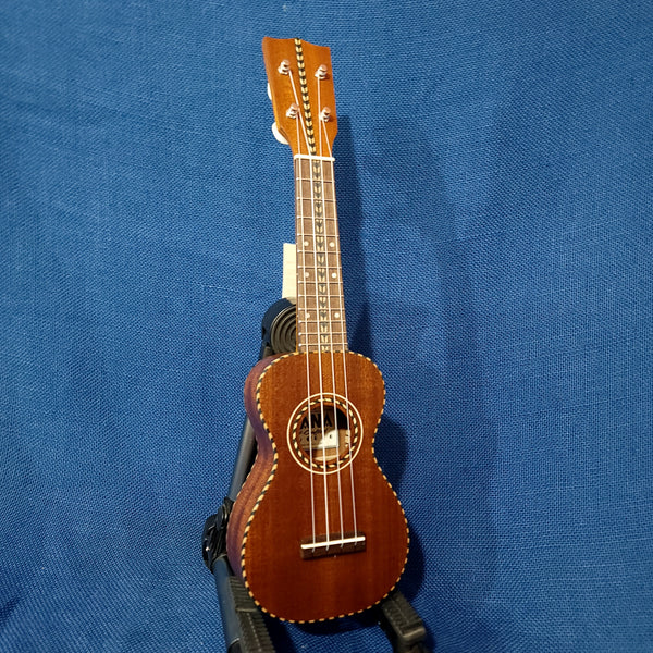 Ohana Sopranino Pequeno Blem Nunes Vintage Style All Solid Mahogany Ukulele h598