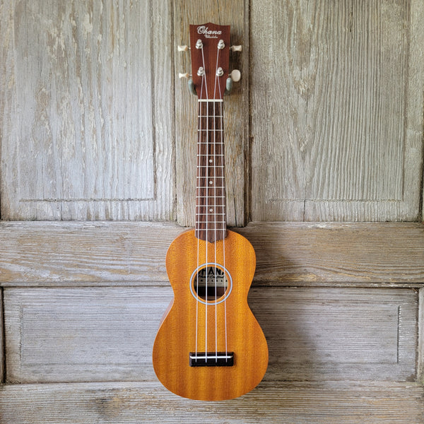 Ohana Soprano Starter Pack SK-10 Laminate Mahogany Ukulele Bag, Tuner, Strap, Button h998