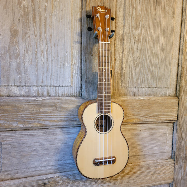 Ohana Soprano SK-70WG Solid Spruce Top/ Laminate Willow Ukulele v046